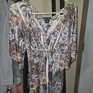 Multicolored plunge v-neck 3/4 sleeve blouse with tie front